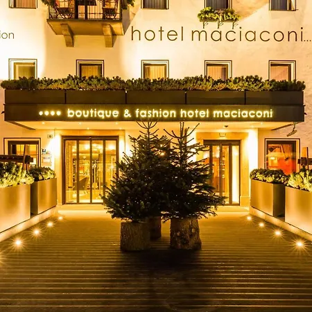 Boutique & Fashion Hotel Maciaconi - Gardenahotels-2