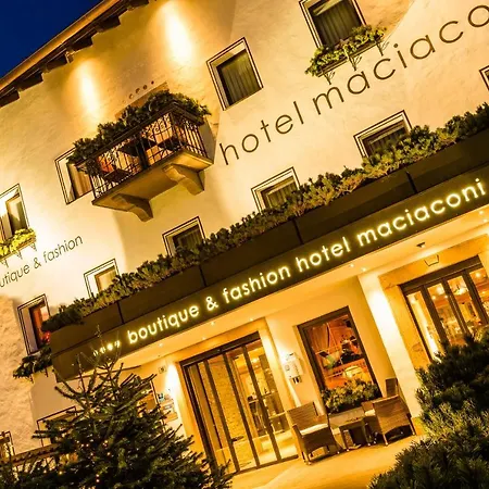 Boutique & Fashion Hotel Maciaconi - Gardenahotels-3